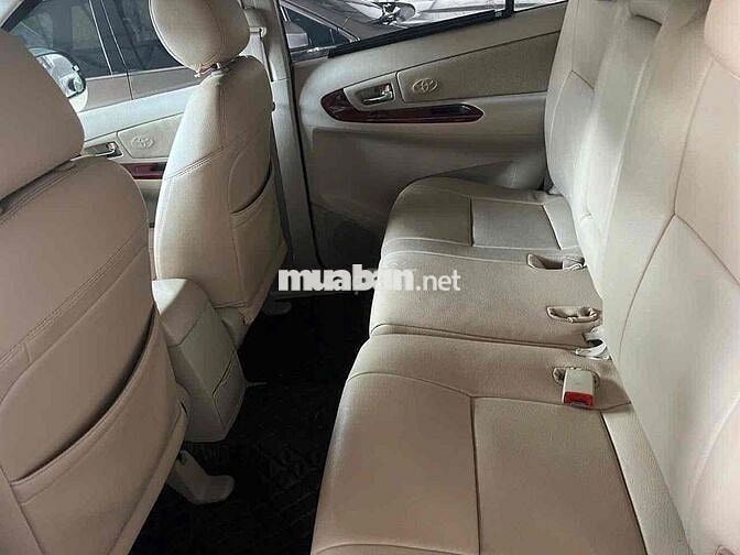 Toyota Innova 2006 G - 125 km