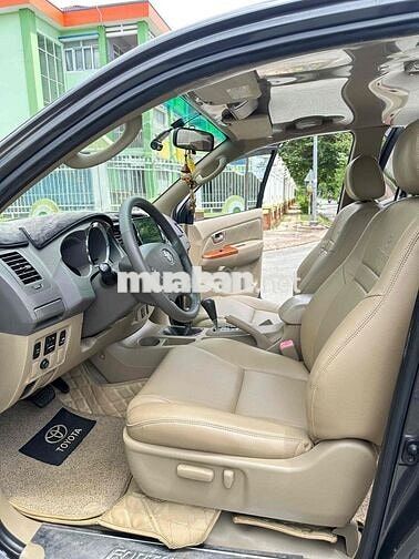 Toyota Fortuner 2010 2.7V 4x4 AT -