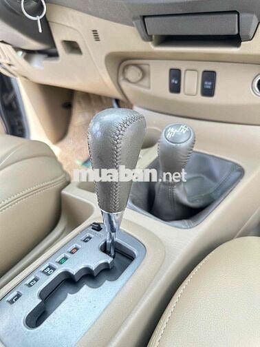 Toyota Fortuner 2010 2.7V 4x4 AT -