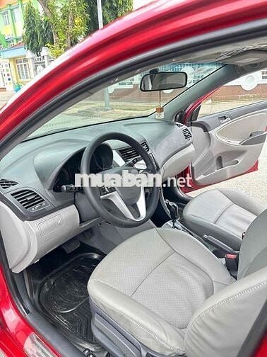 Hyundai Accent 2012 1.4 AT