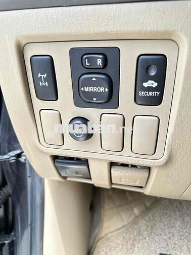 Toyota Fortuner 2010 2.7V 4x4 AT -