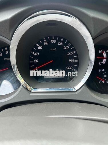 Toyota Fortuner 2010 2.7V 4x4 AT -