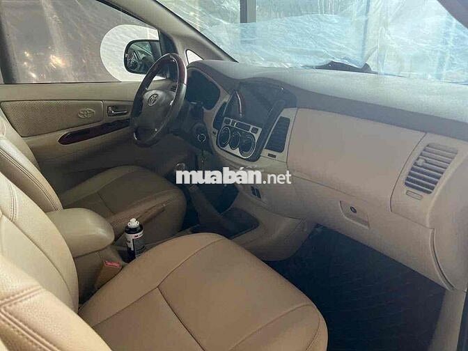 Toyota Innova 2006 G - 125 km