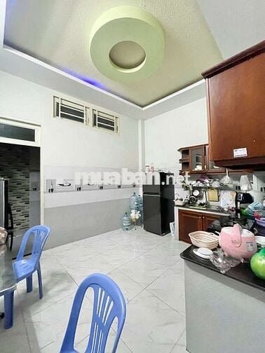 NHÀ 1 TRỆT 2 LẦU TUM SÂN THƯỢNG 4PN