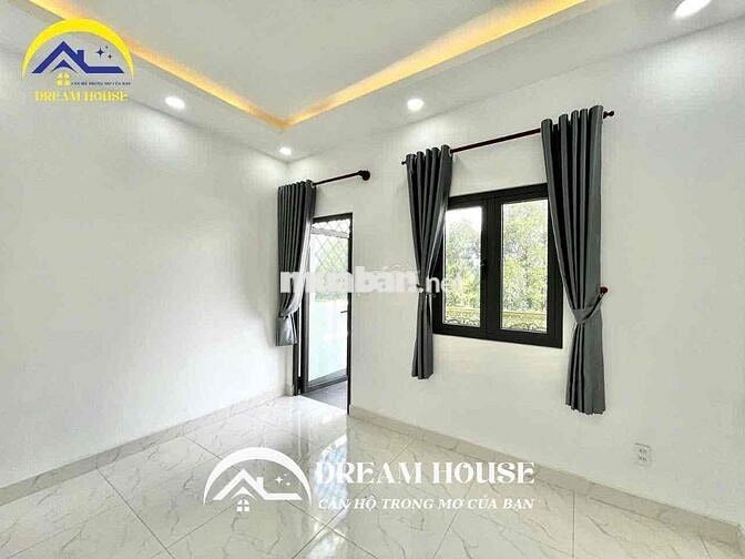 (Free xe+Phí dịch vụ) NHÀ MỚI XÂY,BAN CÔNG CỠ NÀY MÀ GIÁ SIÊU RẺ