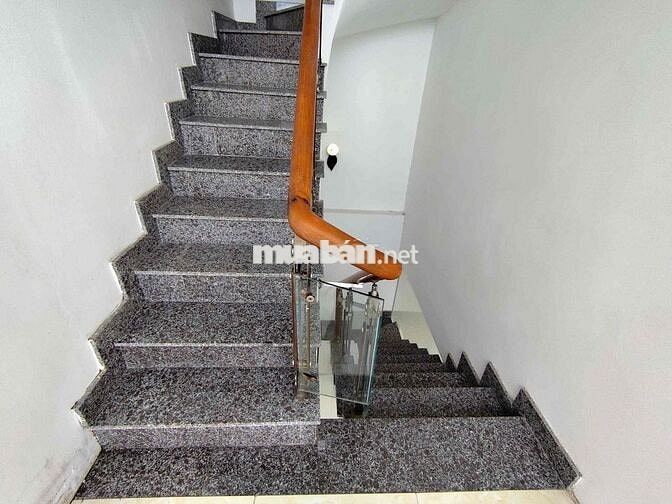 Cho thuê nhà chỉ 15m ra mặt đường Lê Đuẩn vừa ở vừa kinh doanh được