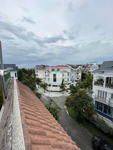 Chính chủ cho thuê Biệt Thự Sadeco ven sông giá 65t có hồ bơi