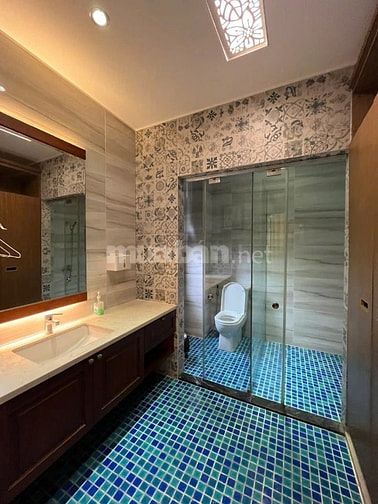 Chính chủ cho thuê Biệt Thự Sadeco ven sông giá 65t có hồ bơi