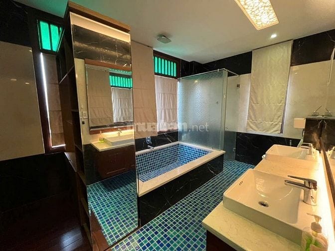 Chính chủ cho thuê Biệt Thự Sadeco ven sông giá 65t có hồ bơi