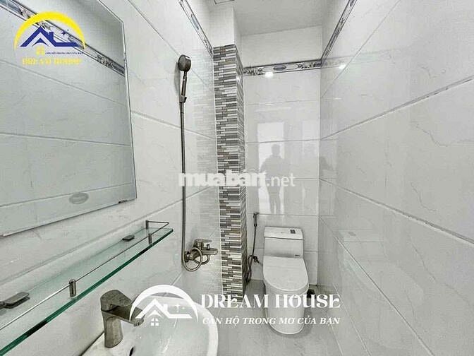 PHÒNG TRỌ BAN CÔNG GIÁ RẺ, GIỜ GIẤC TỰ DO