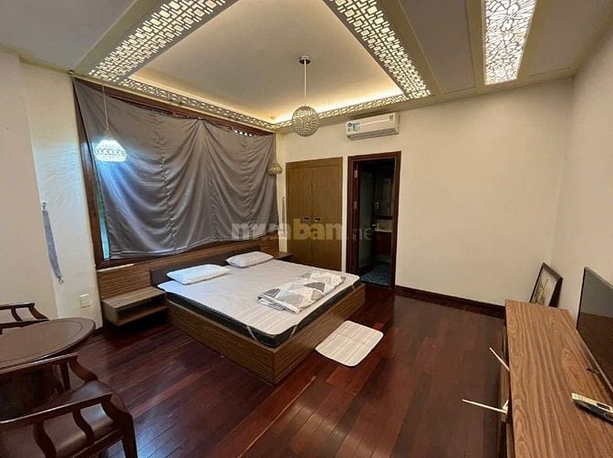 Chính chủ cho thuê Biệt Thự Sadeco ven sông giá 65t có hồ bơi