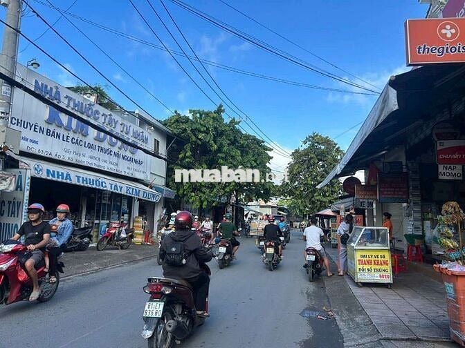 Cần bán đất MT đường Bà Điễm 2 khu dân cư đông . Tiện buôn bán