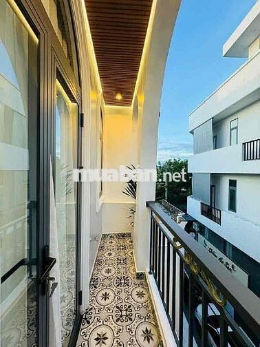 VỊ TRÍ RẤT ĐẸP.  CÁCH MẶT TIỀN ĐƯỜNG PHẠM VĂN CHIÊU vào 30m