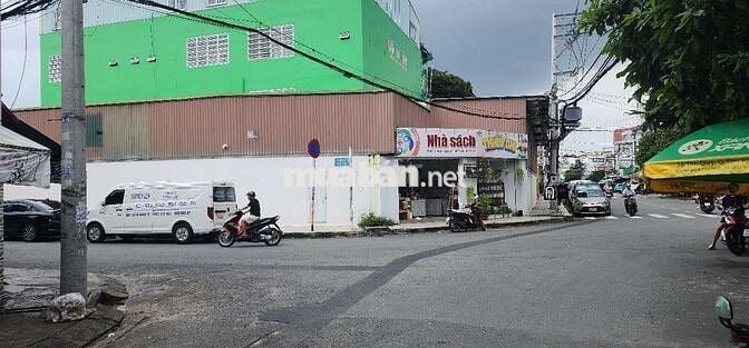 Cho thuê phòng trọ mặt tiền quận Tân Phú, gần chợ, AEON Tân Phú