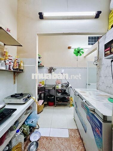 Nhà 1 tầng, 3 Phòng Ngủ DT: 45m2, Đoàn Văn Bơ Q4
