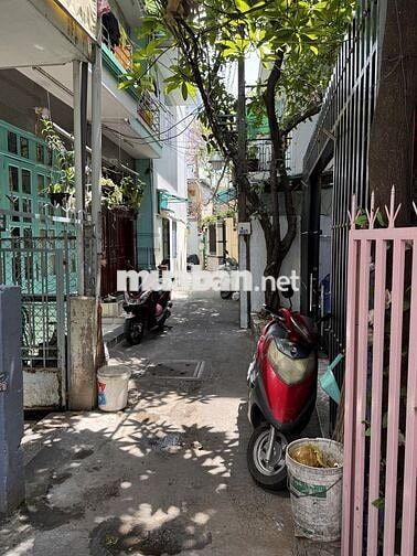 Nhà 1 tầng, 3 Phòng Ngủ DT: 45m2, Đoàn Văn Bơ Q4