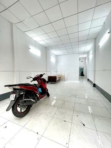 Cho thuê nhà hẻm 5m(XH)Hòa Hưng, P.13, Q.10 giá 11tr