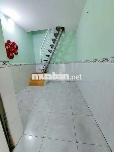 Nhà mặt hẻm DT6-3. 2 lầu 2PN. Giá rẻ 645tr
