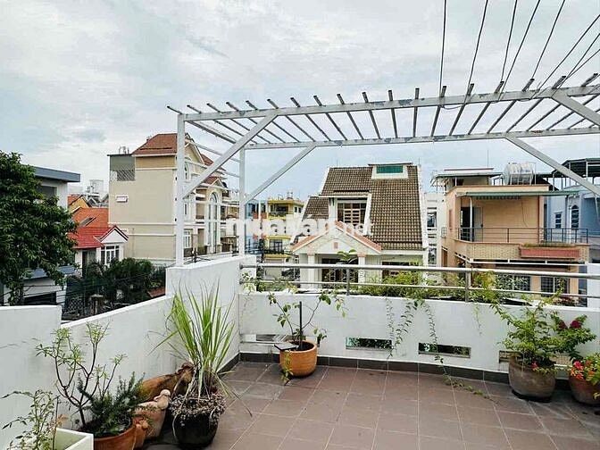 Nhà mặt tiền khu Tên Lửa, 3PN, 3WC, xe hơi trong nhà, nội thất cao cấp