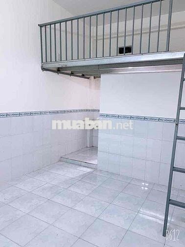 cho thuê phòng cách ngã tư luỹ bán bích và hoà bình 200 m .kg chng chu