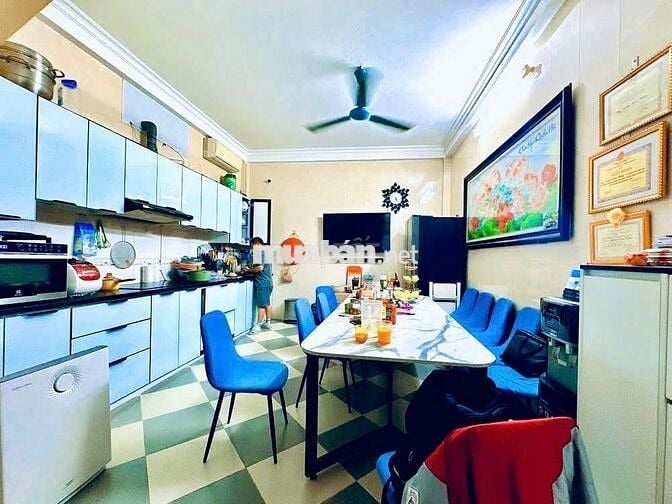 🏡 Lạc Long Quân 51m², 2 tầng, mặt tiền 5m, giá 11.8 tỷ – Cầu Giấy 🏡