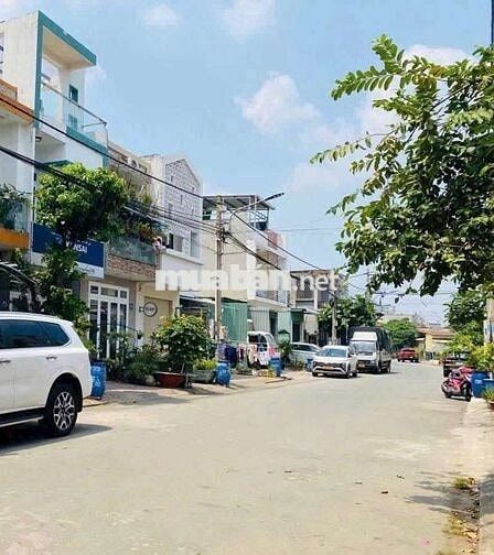 Bán Nhà 2 Tầng KDC Lê Phong Đông Hoa Dĩ An Đường10m DT70m4.9×15. 3PN