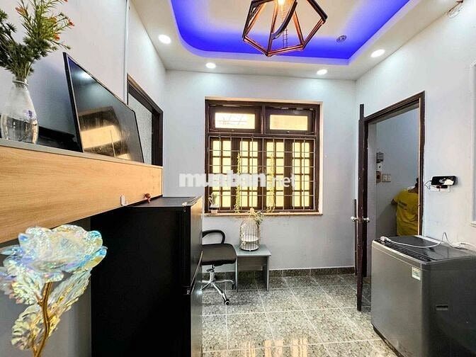 Căn Hộ 2PN BanCol Và NUôi Pet Được , thông Hẻm Q10, Phú Nhuận