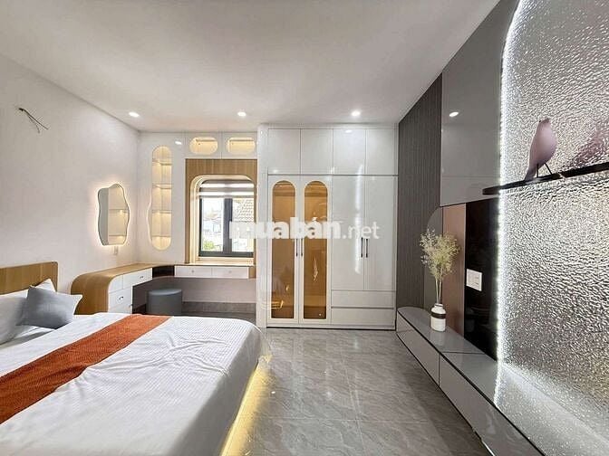 LÔ GÓC 2MT 1 TRỆT 1 TIM 3 LẦU 311M2 THÍCH HỢP KINH DOANH