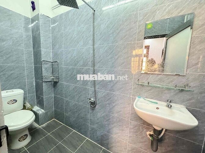 Căn Hộ 2PN BanCol Và NUôi Pet Được , thông Hẻm Q10, Phú Nhuận