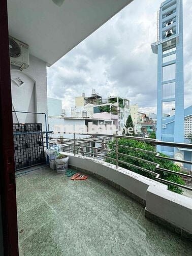 Căn Hộ 2PN BanCol Và NUôi Pet Được , thông Hẻm Q10, Phú Nhuận