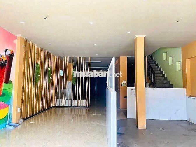 Mặt bằng trệt 2 lầu đường Nguyễn Văn Cừ chỉ 30 triệu