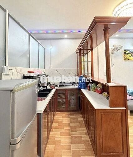 Nhà trệt lầu Full Nội Thất hẻm LT 12-20 đường Nguyễn Văn Cừ 6,5tr