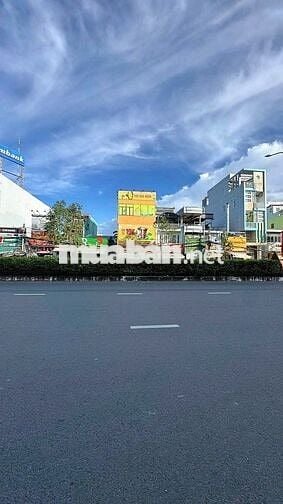 Mặt bằng trệt 2 lầu đường Nguyễn Văn Cừ chỉ 30 triệu