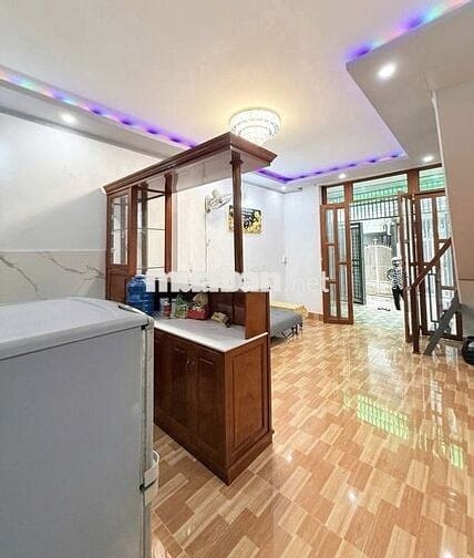 Nhà trệt lầu Full Nội Thất hẻm LT 12-20 đường Nguyễn Văn Cừ 6,5tr