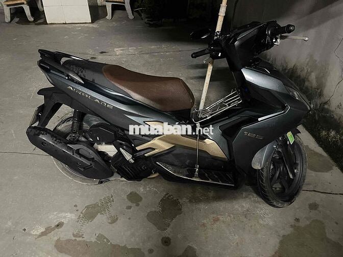 xe gia đình đi còn giữ như mới ...