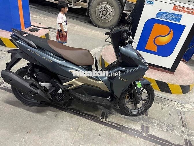 xe gia đình đi còn giữ như mới ...