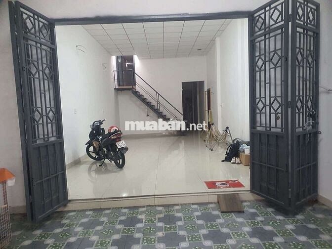 Cho thuê nhà mặt tiền gần bệnh viện Dĩ An