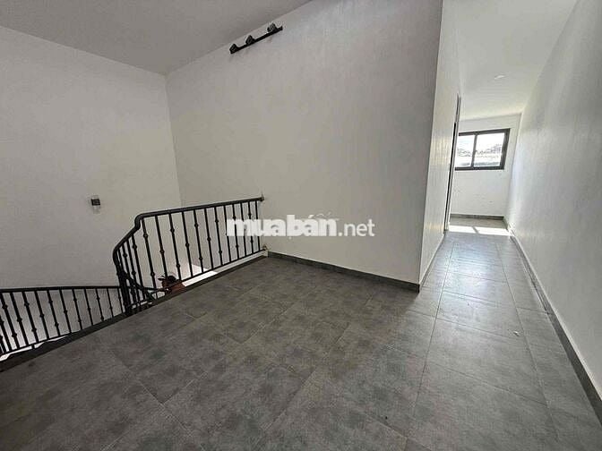 NHÀ PHƯỜNG 8 SỔ RIÊNG SÂN ĐẬU Ô TÔ 4,2 TỶ