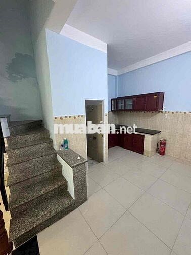 cho thuê nhà phạm văn chiêu (4,5x10) trệt , 2 lầu , 4pn , 3wc có sân