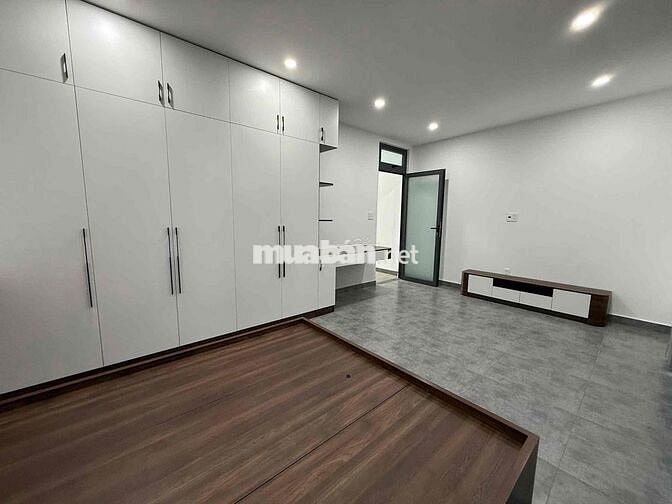 NHÀ PHƯỜNG 8 SỔ RIÊNG SÂN ĐẬU Ô TÔ 4,2 TỶ