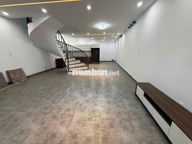NHÀ PHƯỜNG 8 SỔ RIÊNG SÂN ĐẬU Ô TÔ 4,2 TỶ
