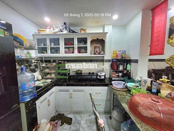 Nhà đúc lững đẹp như mới 3.8x18m Shr cách Bv Hóc Môn chỉ vài bước chân