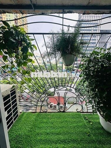 CỰC HIẾM - CĂN HỘ VIEW MẶT PHỐ - SÁT VÁCH VINCOM - 50m2 - Giá Tốt