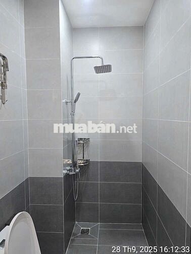 NHÀ MT MỚI 100% 4.5X20M 3 LẦU CÓ THANG MÁY