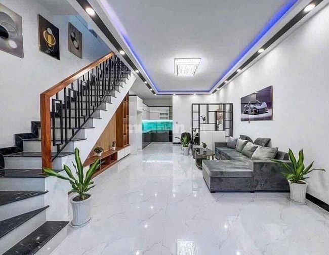 CHỦ NGỘP BANK BÁN GẤP CĂN NHÀ 1 TỶ 330 TRIỆU - Sổ Hồng Riêng
