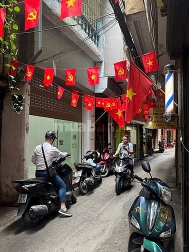 Bán Nhà Mặt Ngõ Văn Hương- Tôn Đức Thắng Dt26m2 mt3mx3t Kd tốt .