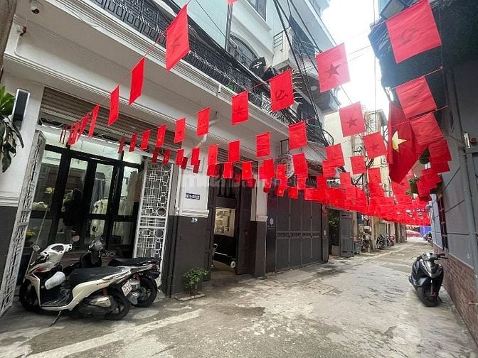 Bán Nhà Mặt Ngõ Văn Hương- Tôn Đức Thắng Dt26m2 mt3mx3t Kd tốt .
