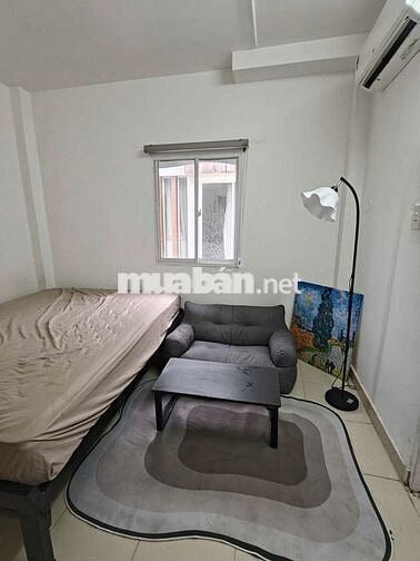 Căn hộ tách bếp, bancol cửa sổ full nội thất