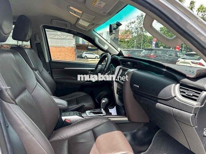 Toyota Fortuner 2020 2.4G 4x2 AT - Dầu tự động