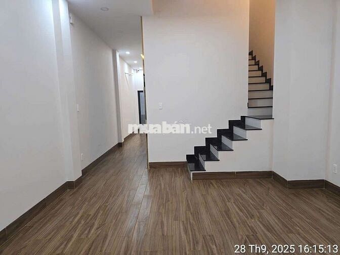 NHÀ MT MỚI 100% 4.5X20M 3 LẦU CÓ THANG MÁY